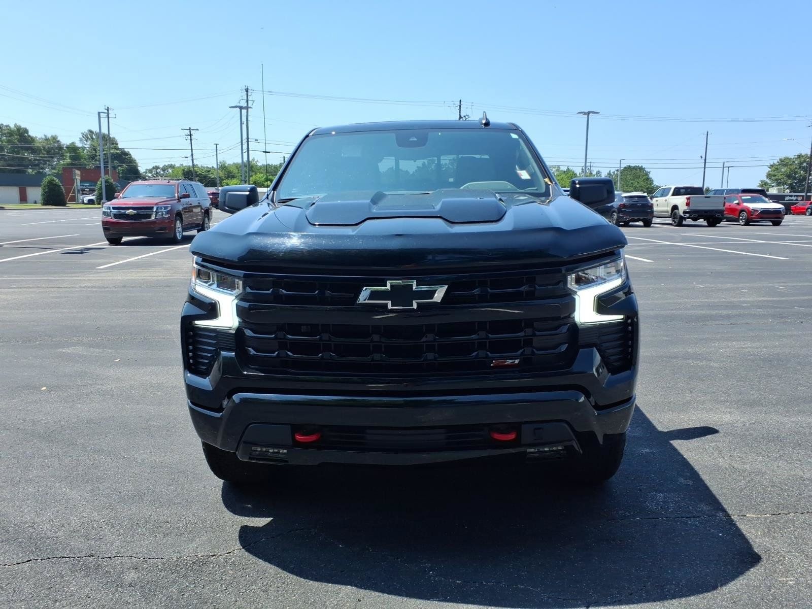 Used 2025 Chevrolet Silverado 1500 LT Trail Boss w/ Convenience Package II AWD/4WD image 2