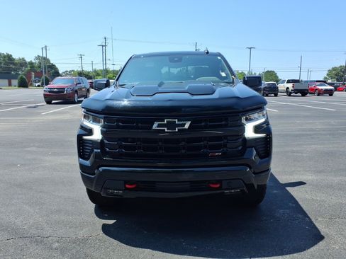 Used 2025 Chevrolet Silverado 1500 LT Trail Boss w/ Convenience Package II AWD/4WD image 2