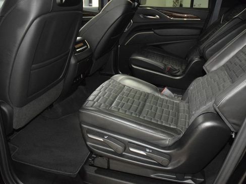 Used 2024 Cadillac Escalade ESV Premium Luxury Platinum AWD/4WD image 47