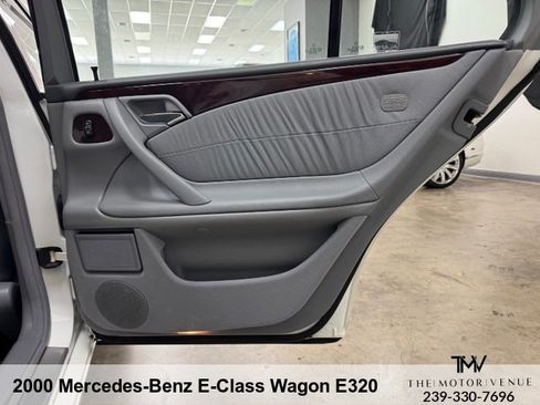 Used 2000 Mercedes-Benz E 320 4MATIC Wagon image 30
