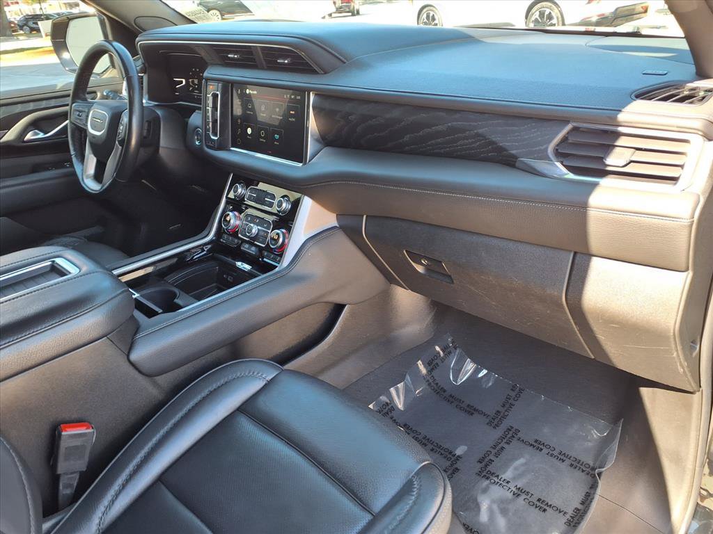 Used 2022 GMC Yukon Denali w/ Denali Premium Package AWD/4WD image 8