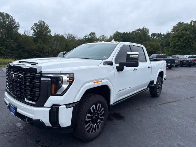Used 2024 GMC Sierra 2500 Denali Ultimate AWD/4WD image 3