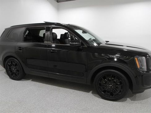 Used 2022 Kia Telluride SX w/ SX Prestige Package image 1