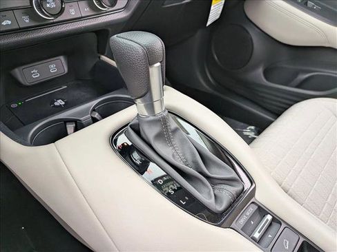 Certified 2026 Honda HR-V LX image 11