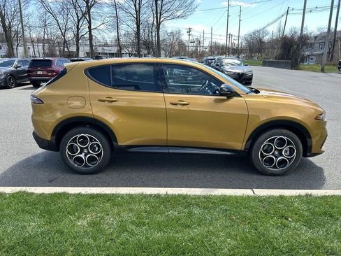 New 2026 Alfa Romeo Tonale AWD/4WD image 9