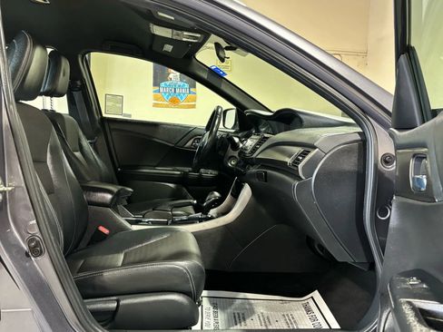 Used 2016 Honda Accord Sport image 14
