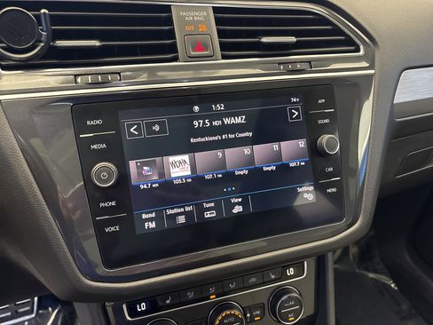 Used 2020 Volkswagen Tiguan SE R-Line FWD image 19