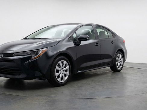 Used 2025 Toyota Corolla LE FWD image 3