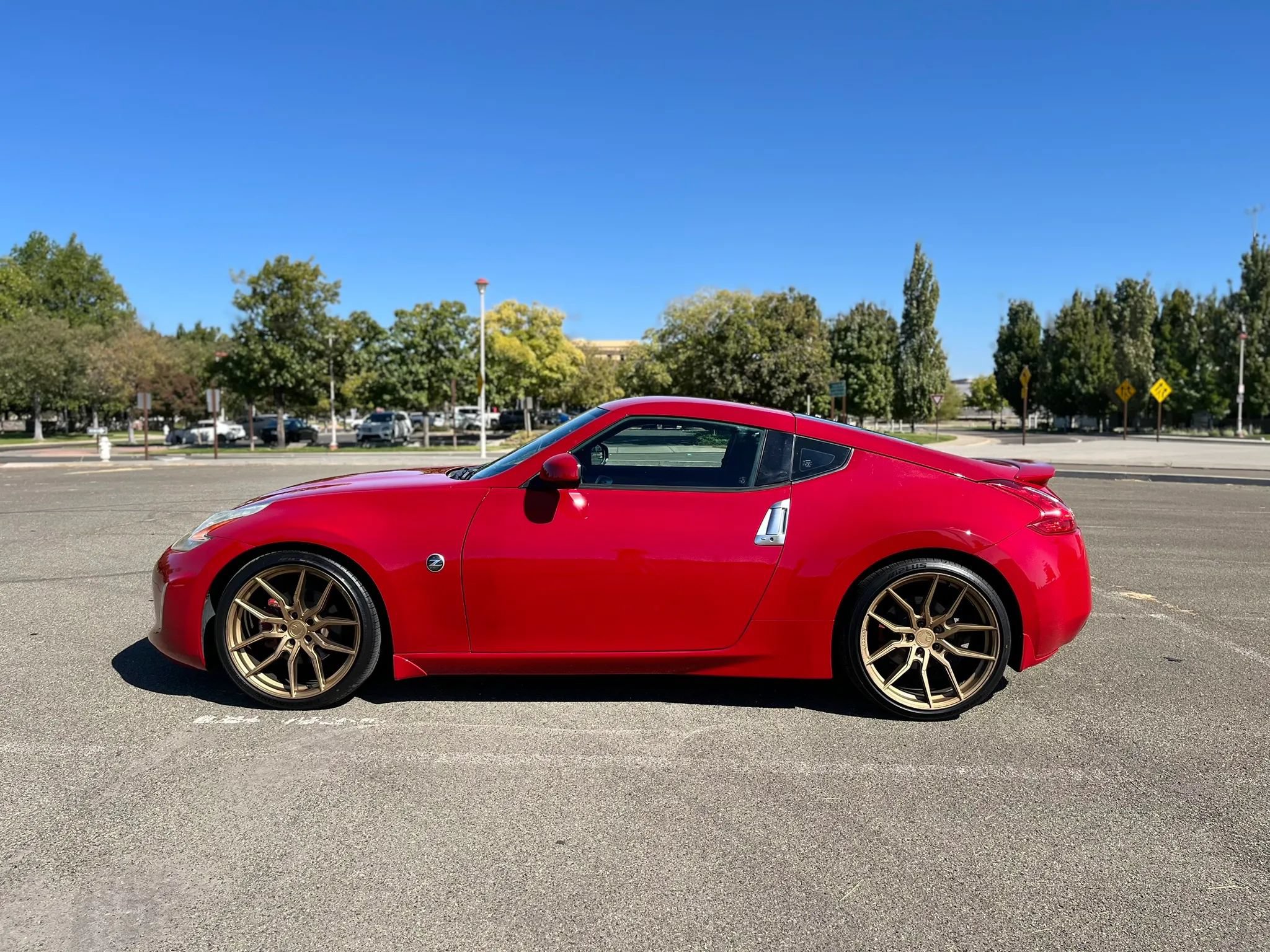 Used 2015 Nissan 370Z Coupe RWD image 8
