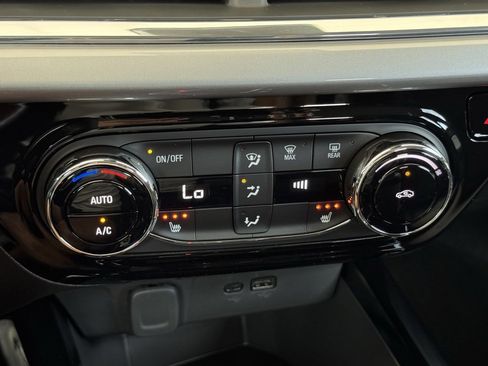 New 2025 Chevrolet Trax LT w/ Driver Confidence Package image 27