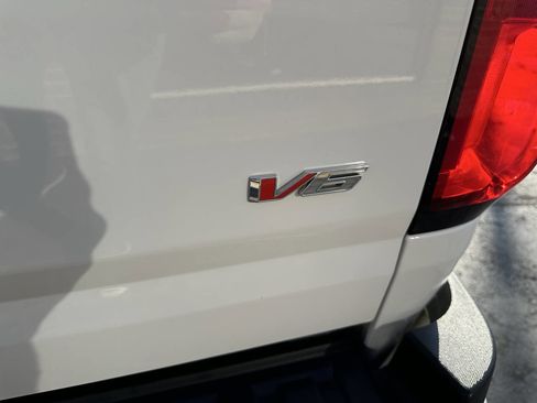 Used 2021 Chevrolet Colorado LT image 9