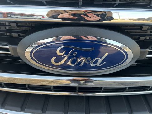 Used 2022 Ford F250 Lariat w/ Chrome Package image 34