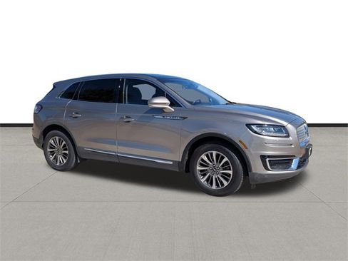 Used 2019 Lincoln Nautilus Select image 3