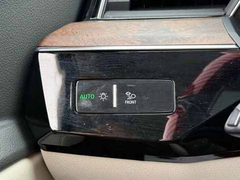 Used 2019 Audi e-tron Premium Plus image 51