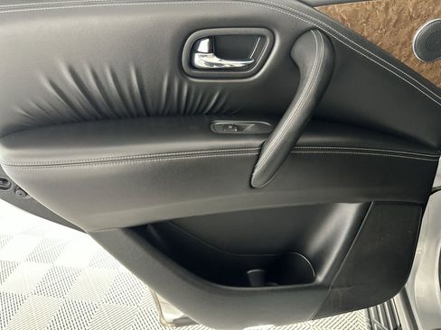 Used 2017 INFINITI QX80 4WD w/ Driver Assistance Package image 30
