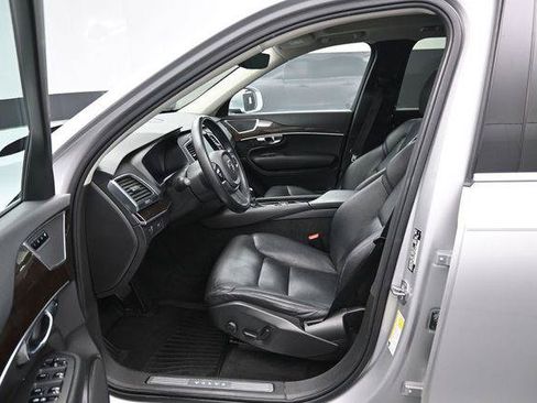 Used 2019 Volvo XC90 T6 Momentum w/ Advanced Package AWD/4WD image 9