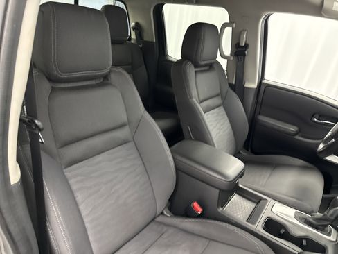 Used 2024 Nissan Frontier SV w/ SV Convenience Package image 13