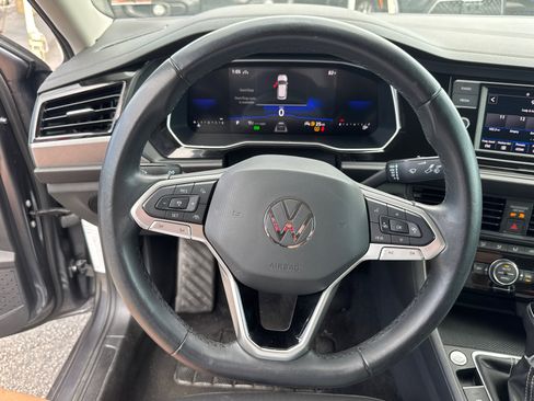 Used 2024 Volkswagen Jetta SE image 13