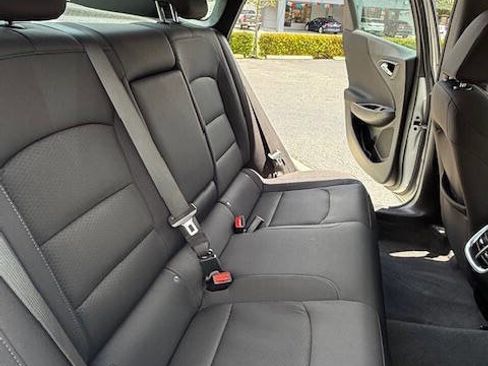 Used 2021 Chevrolet Malibu LT image 13