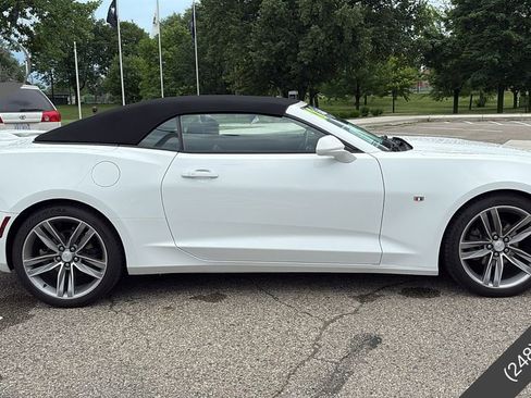 Used 2018 Chevrolet Camaro LT image 3