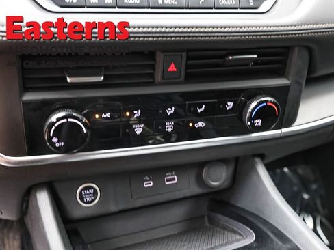 Used 2023 Nissan Rogue S AWD/4WD image 20