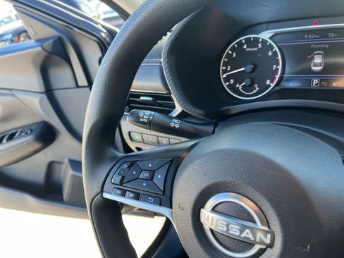 Used 2024 Nissan Sentra SV image 28
