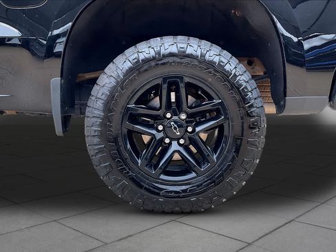 Used 2023 Chevrolet Silverado 1500 LT Trail Boss w/ LT Trail Boss Premium Package AWD/4WD image 12