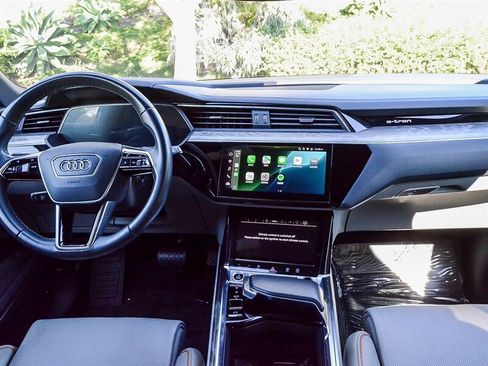 Used 2022 Audi e-tron Chronos w/ Chronos Package image 18