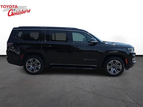 Used 2023 Jeep Wagoneer 4WD w/ Premium Group I image 4