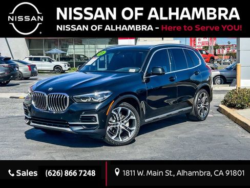 Used 2023 BMW X5 xDrive40i w/ Parking Assistance Package AWD/4WD image 1
