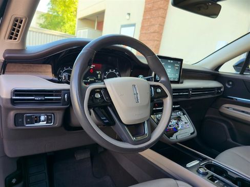 Used 2020 Lincoln Corsair Reserve w/ Equipment Group 201A FWD image 17