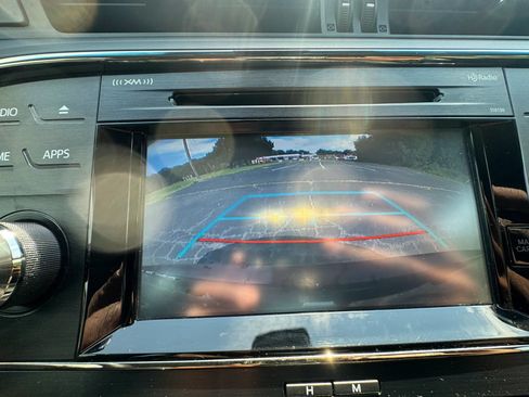 Used 2018 Toyota Avalon Touring FWD image 28