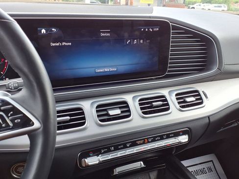 Used 2025 Mercedes-Benz GLS 450 4MATIC image 8