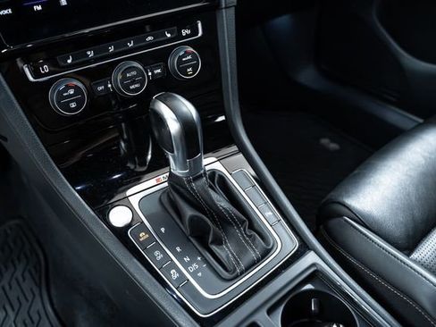 Used 2019 Volkswagen Golf R 4-Door image 29