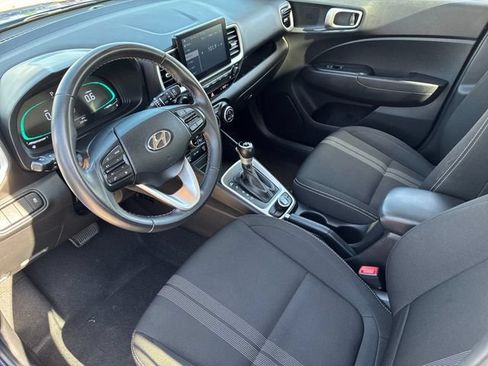 Used 2025 Hyundai Venue SEL FWD image 11