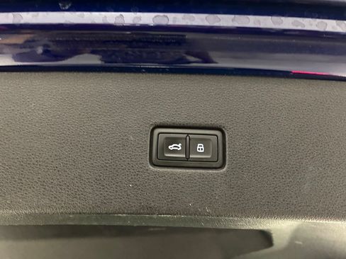 Used 2019 Audi Q8 Prestige AWD/4WD image 27