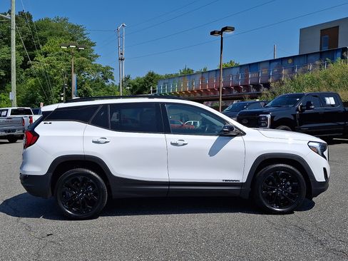 Certified 2021 GMC Terrain SLE w/ Driver Convenience Package FWD image 7