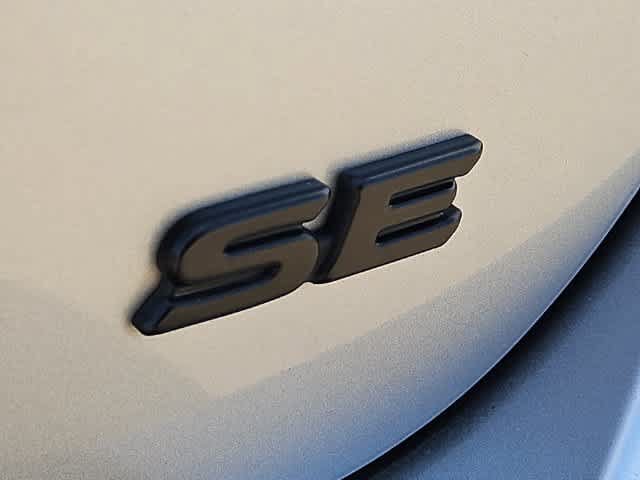 Used 2024 Toyota Camry SE FWD image 11