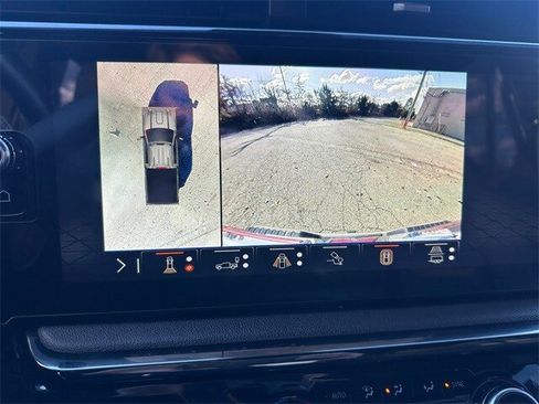 Used 2024 GMC Sierra 2500 AT4 w/ AT4 Premium Plus Package image 17