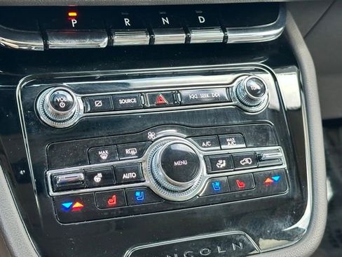 Used 2022 Lincoln Corsair FWD w/ Equipment Group 101A image 12