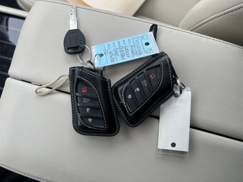 Used 2022 Lexus GX 460 Premium w/ Premium Package image 38