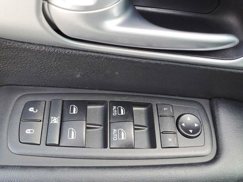 Used 2019 Chrysler Pacifica Touring Plus w/ S Appearance Package image 14