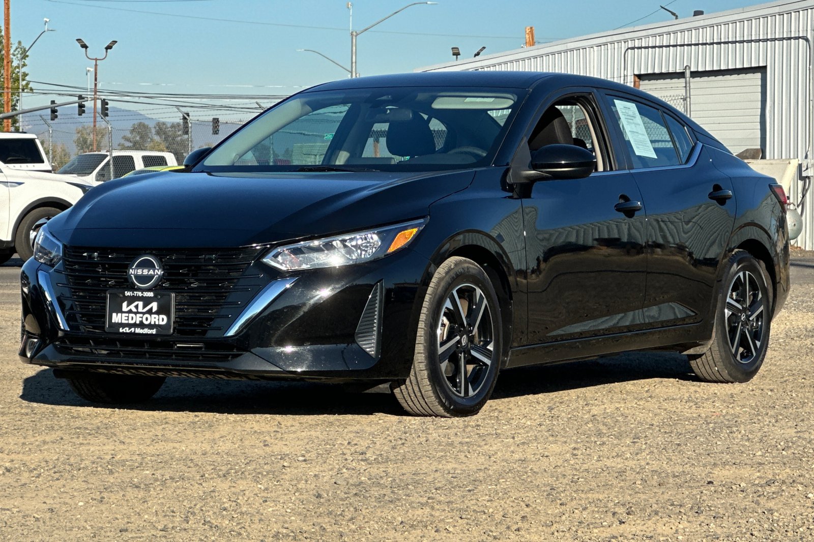 Used 2025 Nissan Sentra SV FWD image 9