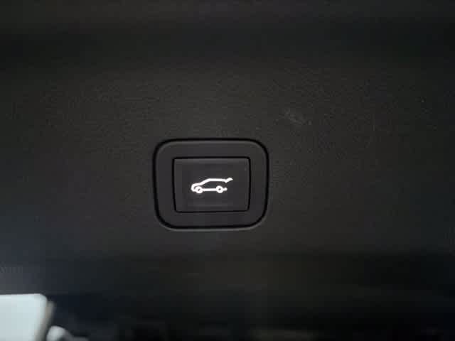 Used 2025 Chevrolet Tahoe LT AWD/4WD image 10