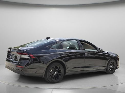 Used 2025 Honda Accord SE image 7