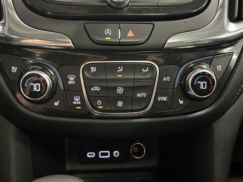 Used 2022 Chevrolet Equinox Premier AWD/4WD image 18