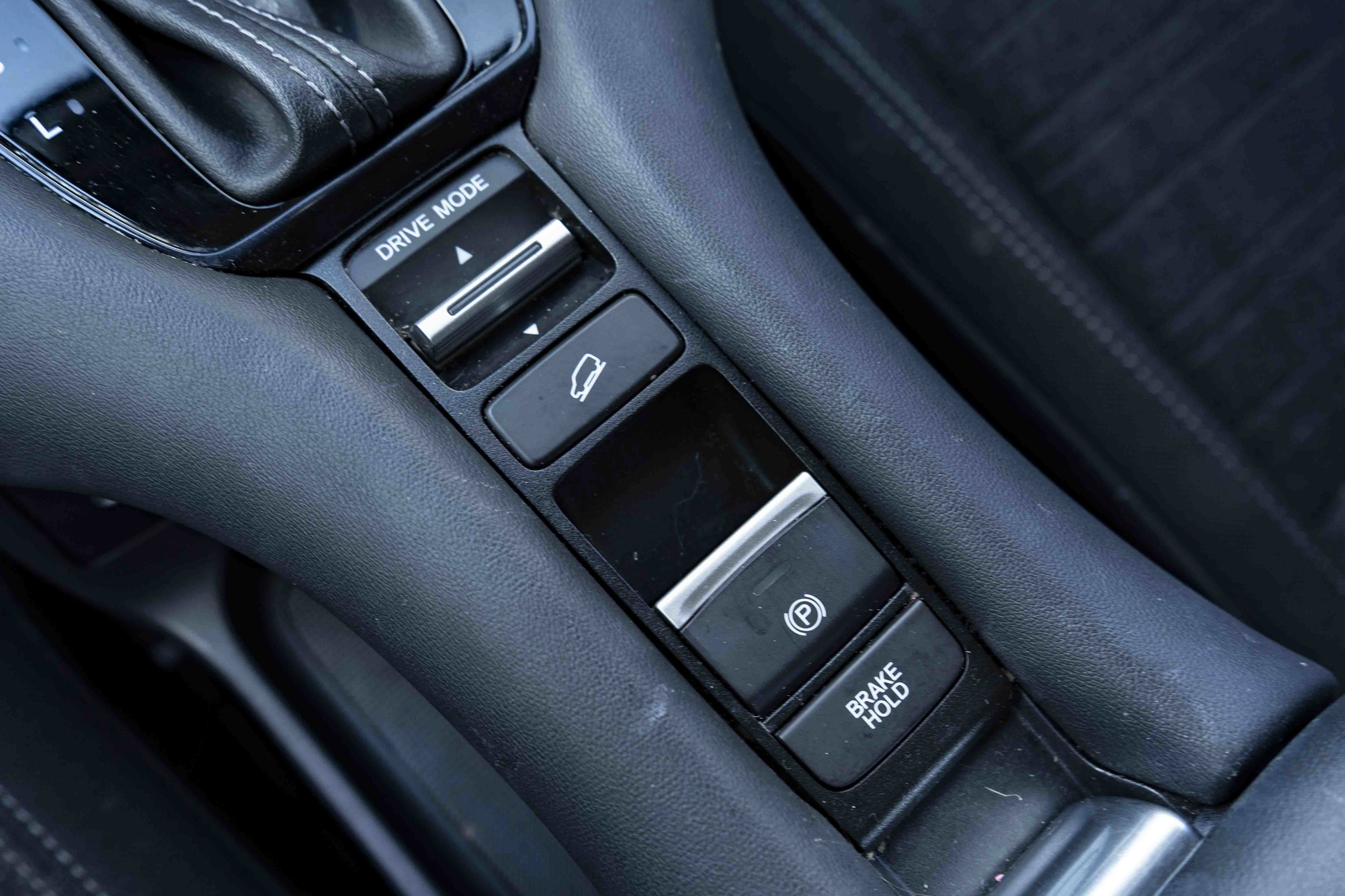 Certified 2024 Honda HR-V LX image 28