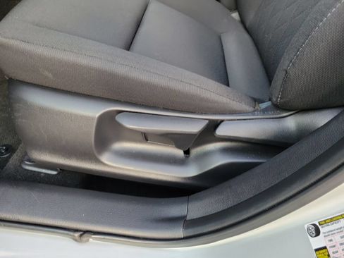 Used 2024 Toyota Corolla LE FWD image 20