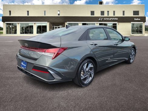 Certified 2025 Hyundai Elantra Sport w/ Cargo Package image 3