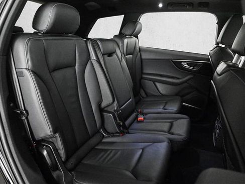 Used 2025 Audi Q7 3.0T Premium Plus image 21